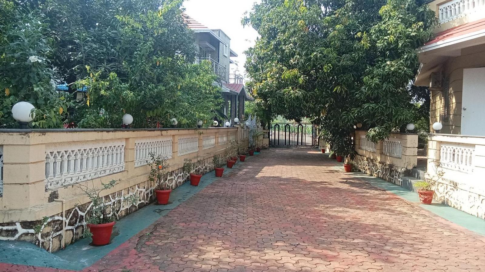 Giriraj Garden Resort Vagholi  Exterior foto